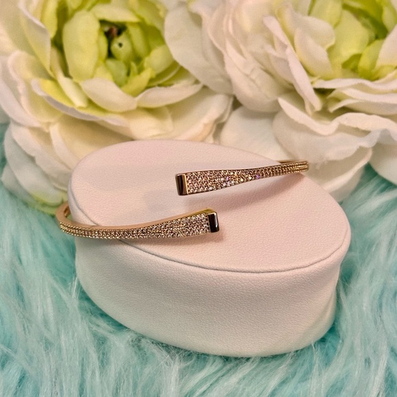 Gold Bangle Bracelet with Micro Pave Diamonds NEW! - Picture 3 of 12